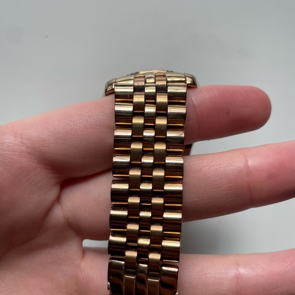 Michael Kors Rose Gold watch - Picture 7 of 9